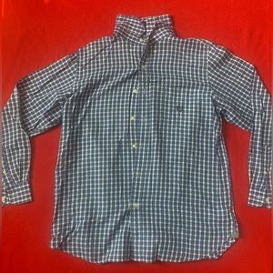 Men’s Chaps Long Sleeve, Collared, Pocketed, Button Down Shirt.